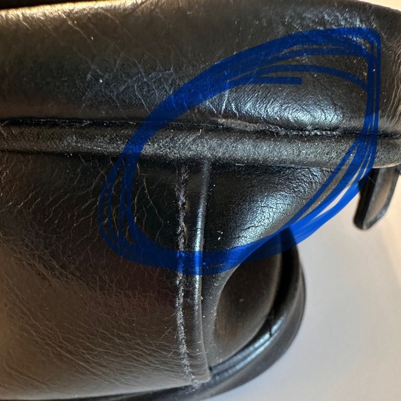 Attache Black Work Case With Shoulder Strap PVC Holds Smaller Laptop, Essentials - Picture 10 of 17